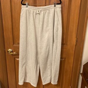 Cozy Light Gray Wide-Leg Sweatpants 29 inseam